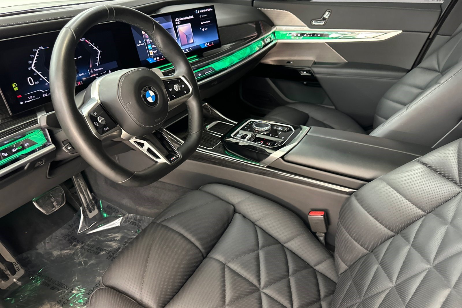 Certified 2023 BMW 740i RWD image 4