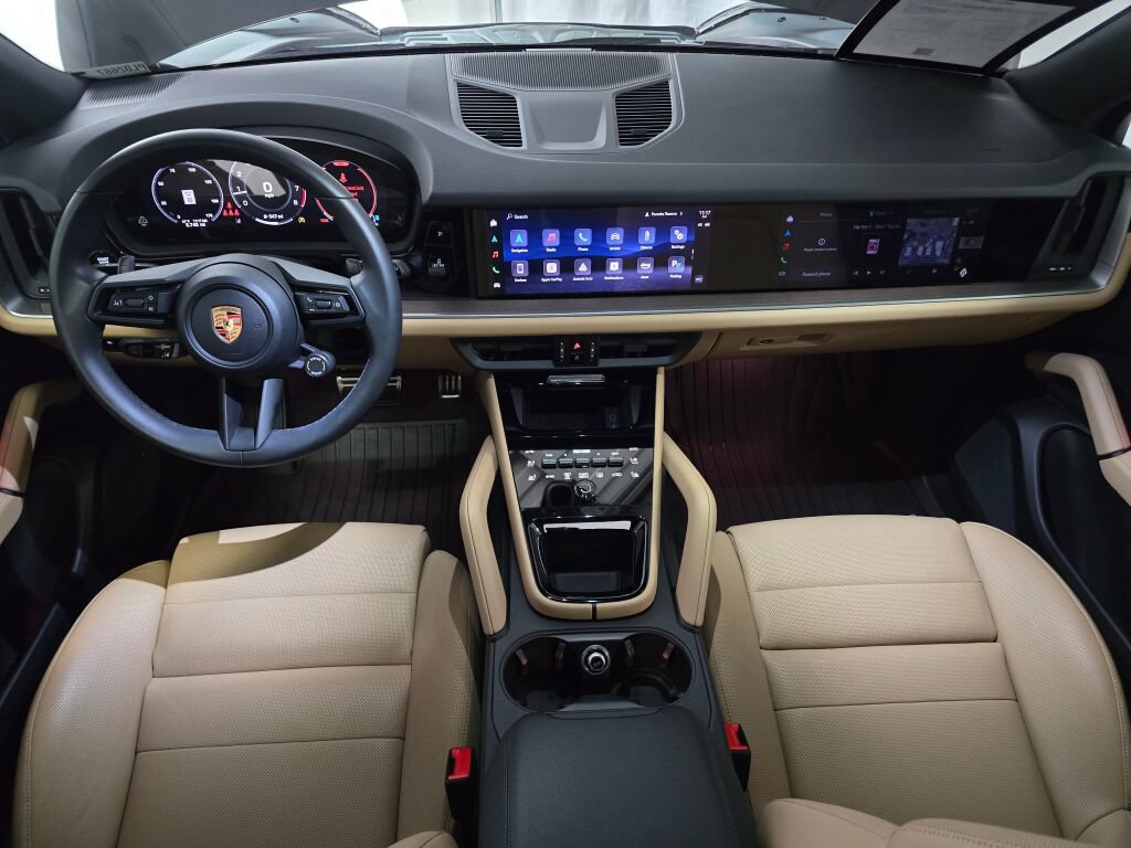 Certified 2026 Porsche Cayenne AWD/4WD image 21