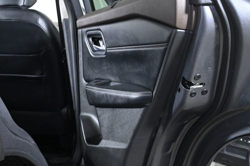 Used 2023 Nissan Rogue SV w/ SV Premium B Package image 29