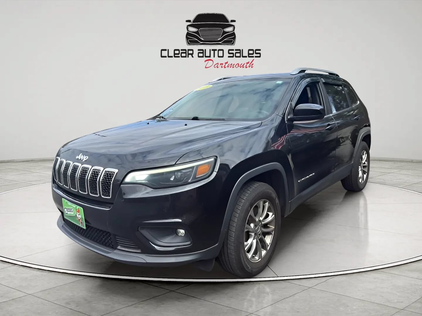 Used 2019 Jeep Cherokee Latitude Plus AWD/4WD image 3