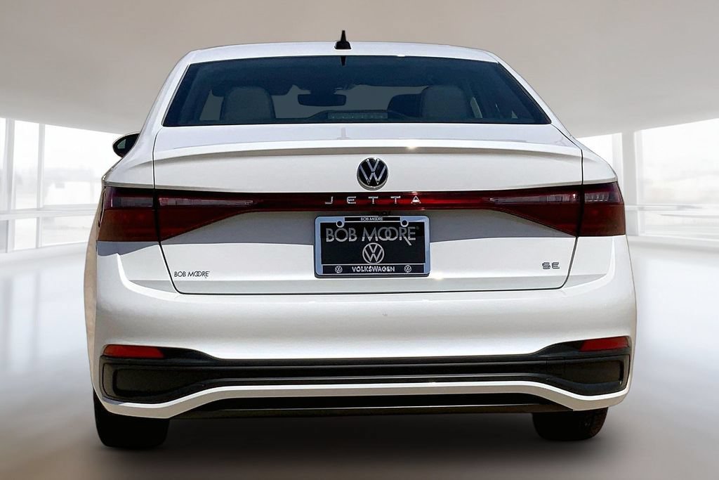 Certified 2025 Volkswagen Jetta SE w/ Sunroof Package FWD image 3