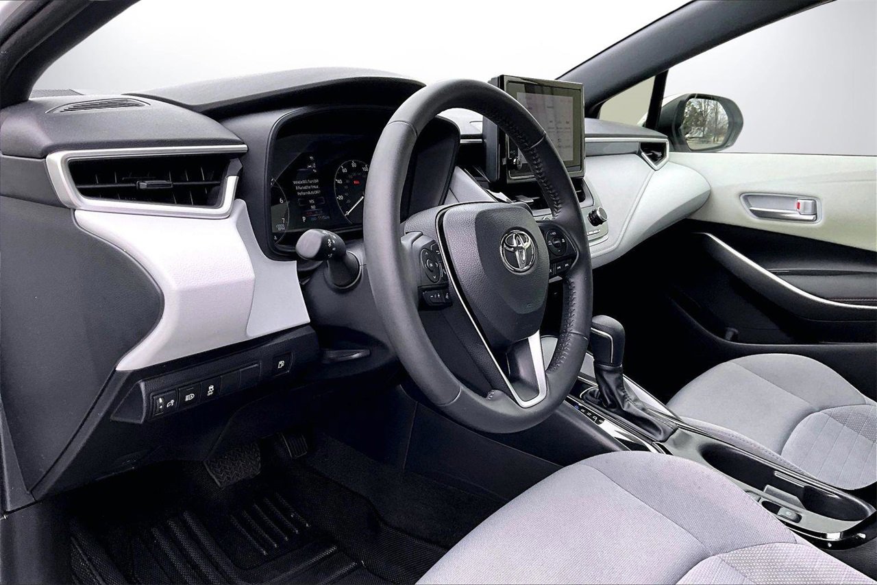 Used 2024 Toyota Corolla LE image 18