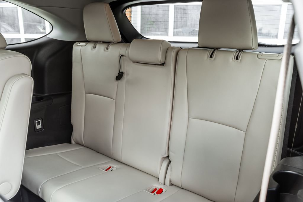 Used 2020 Toyota Highlander Platinum image 32