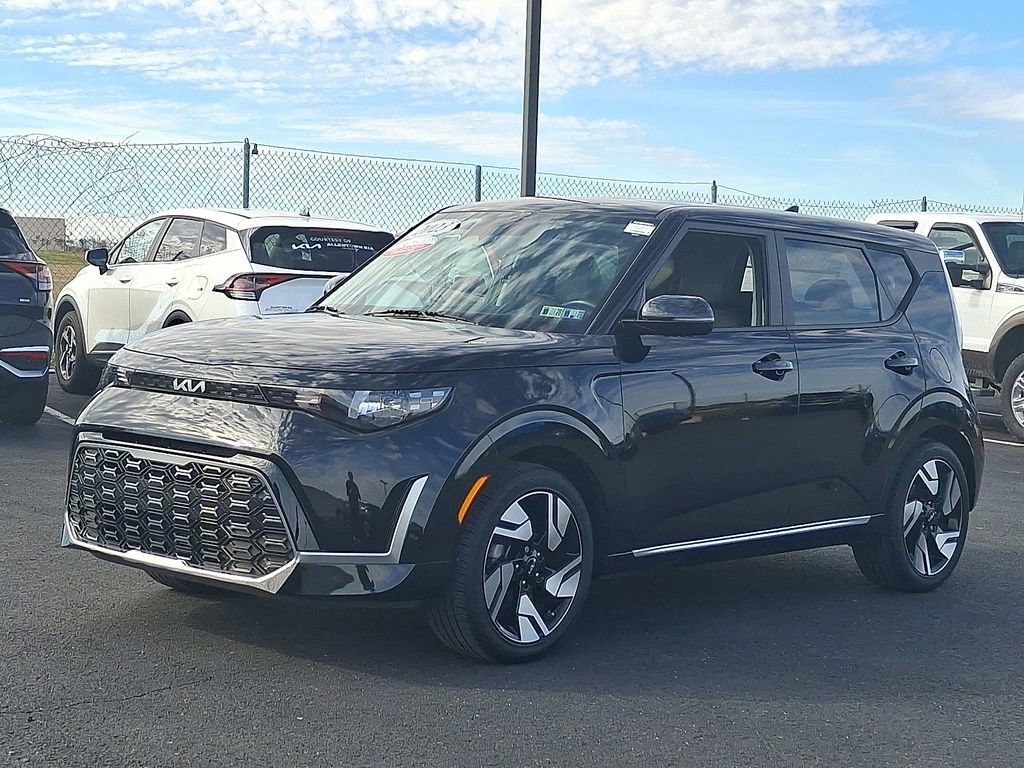 Certified 2023 Kia Soul GT-Line image 3