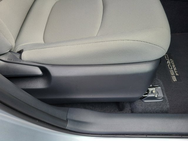 Used 2025 Toyota Corolla Cross L image 7