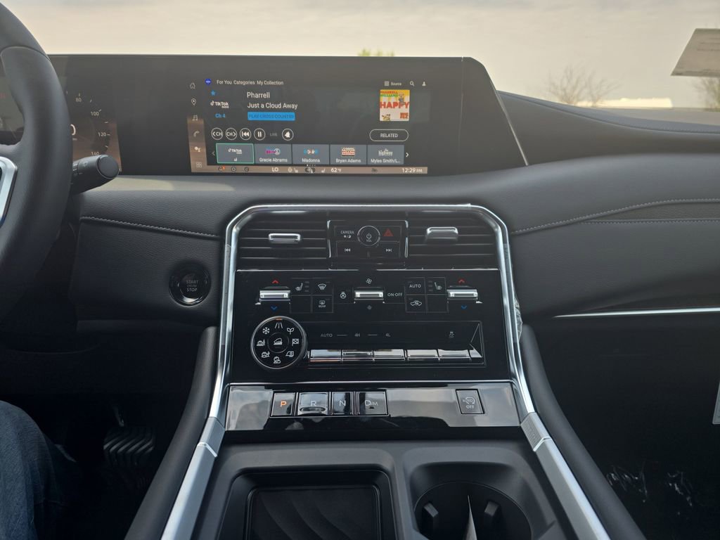 New 2025 Nissan Armada SL w/ Captain's Chari Seat Package image 8