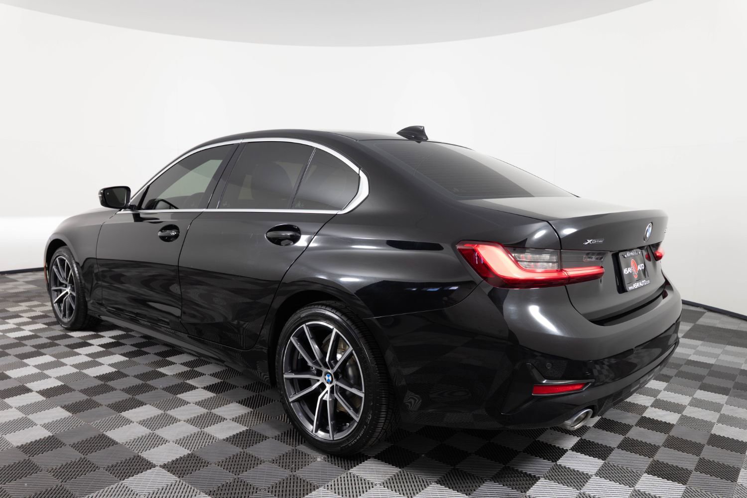 Used 2020 BMW 330i xDrive Sedan w/ Driving Assistance Package AWD/4WD image 4