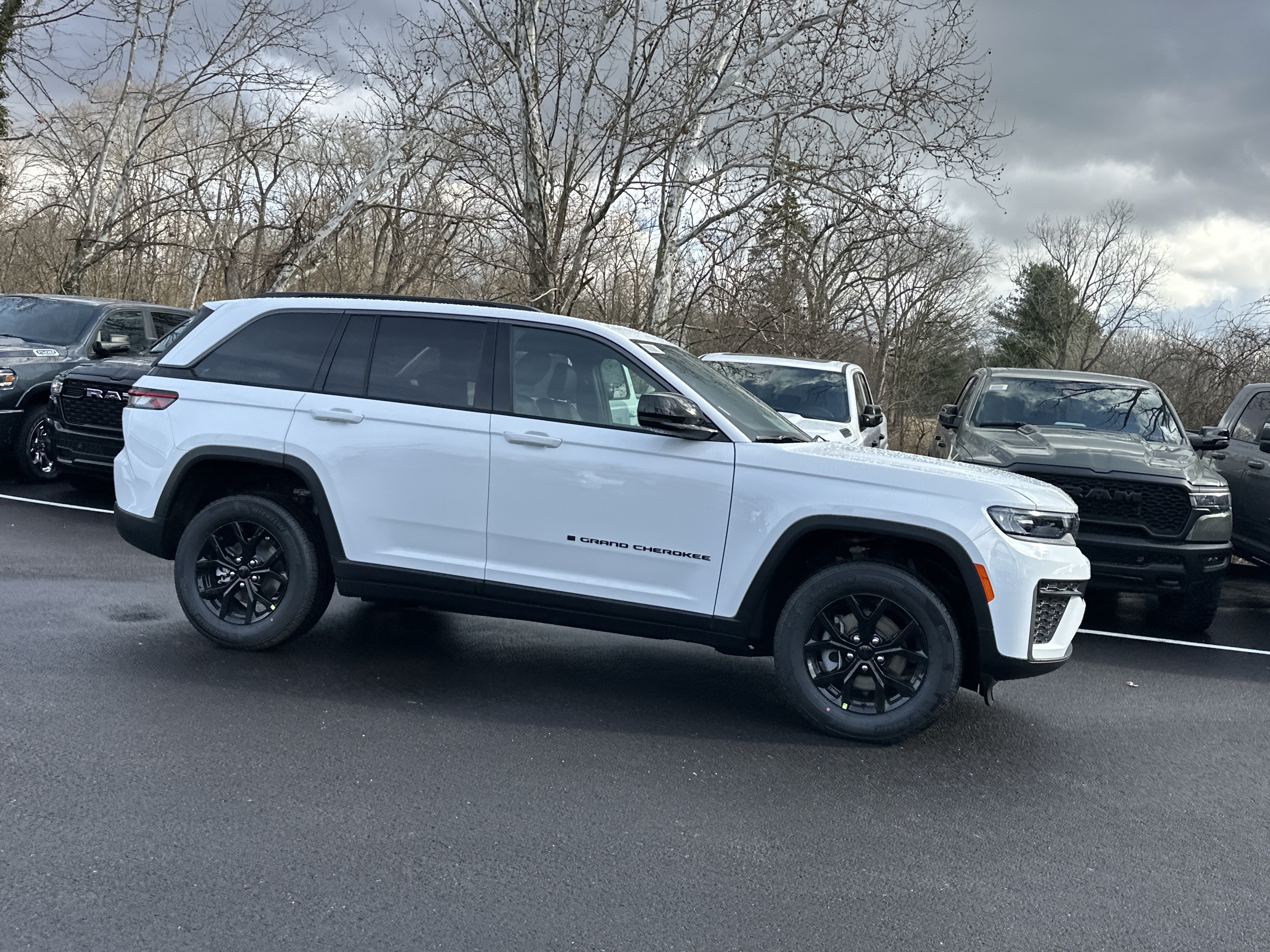 New 2026 Jeep Grand Cherokee Altitude AWD/4WD image 21