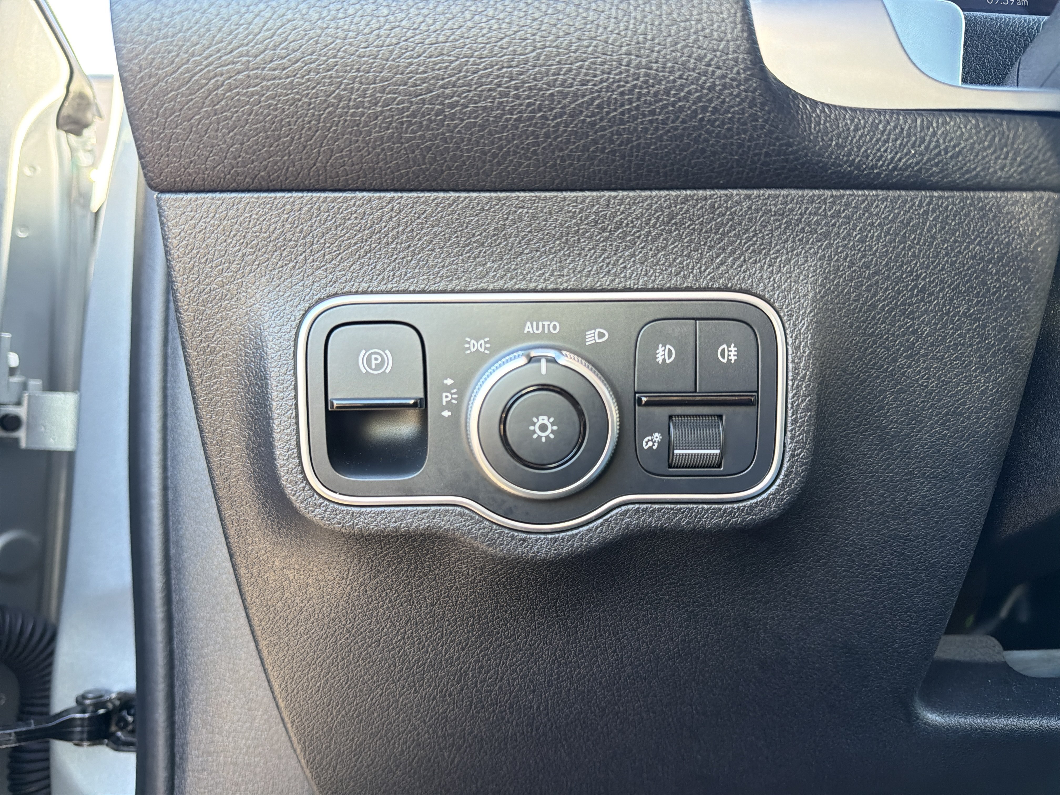 Certified 2025 Mercedes-Benz GLB 250 4MATIC image 16