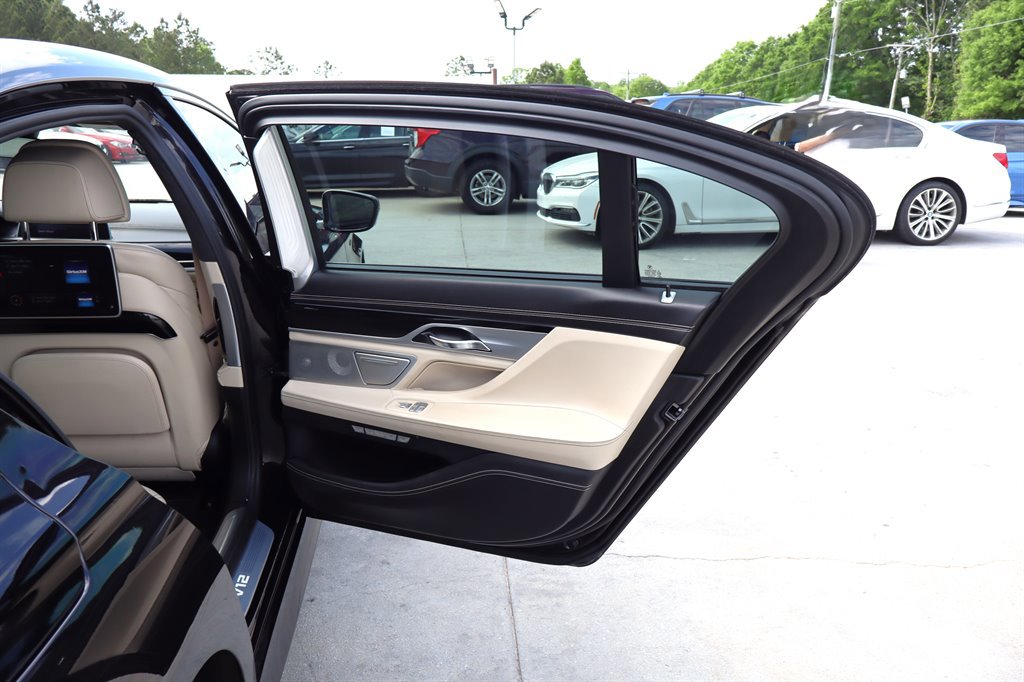 Used 2018 BMW M760i xDrive AWD/4WD image 51