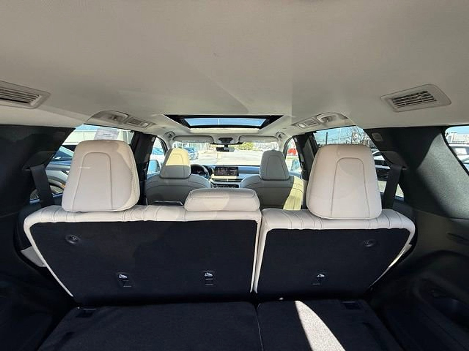 Used 2025 INFINITI QX60 Luxe w/ Lighting Package (N94) image 10