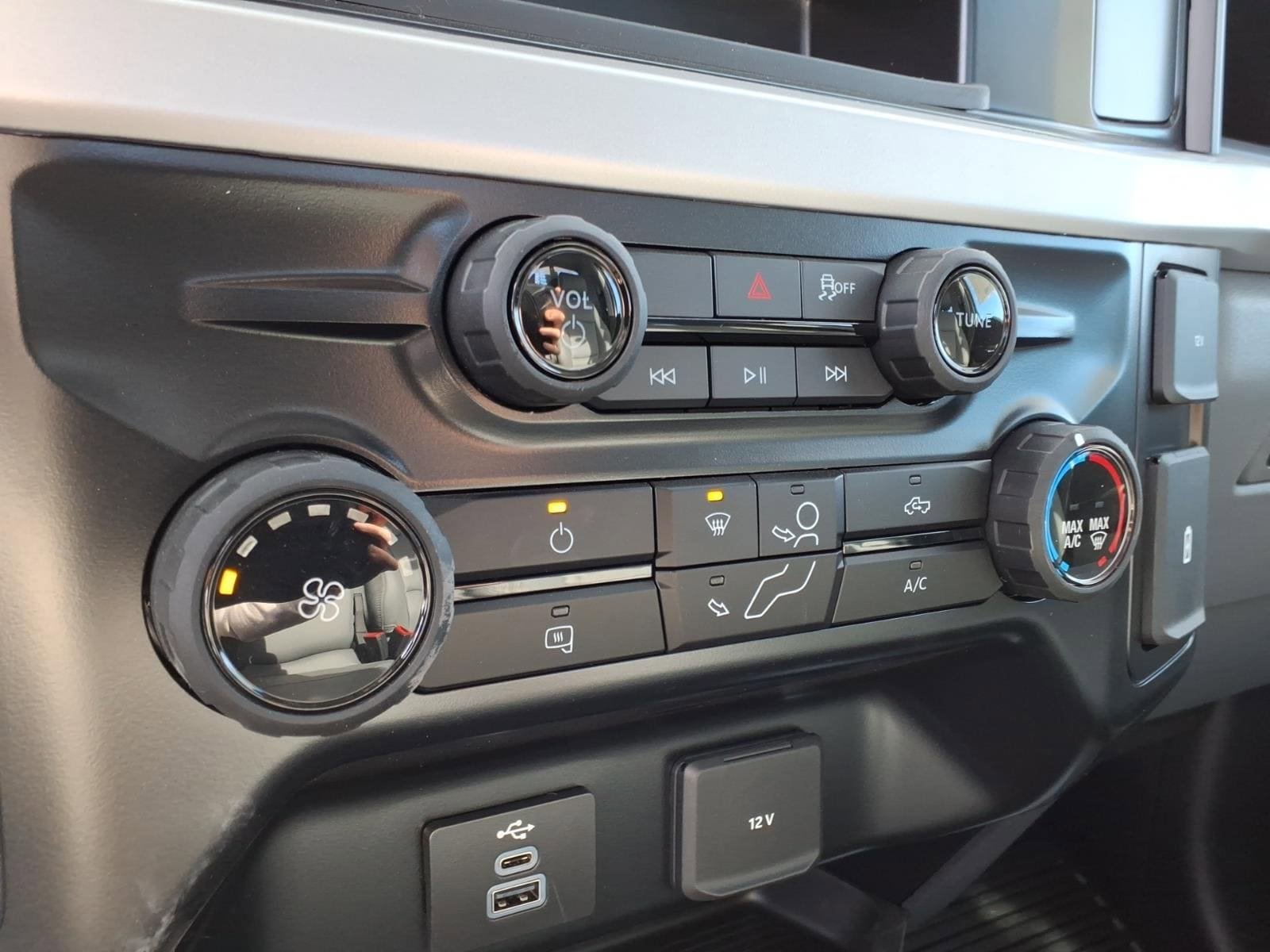 New 2025 Ford F550 4x4 Regular Cab Super Duty image 48