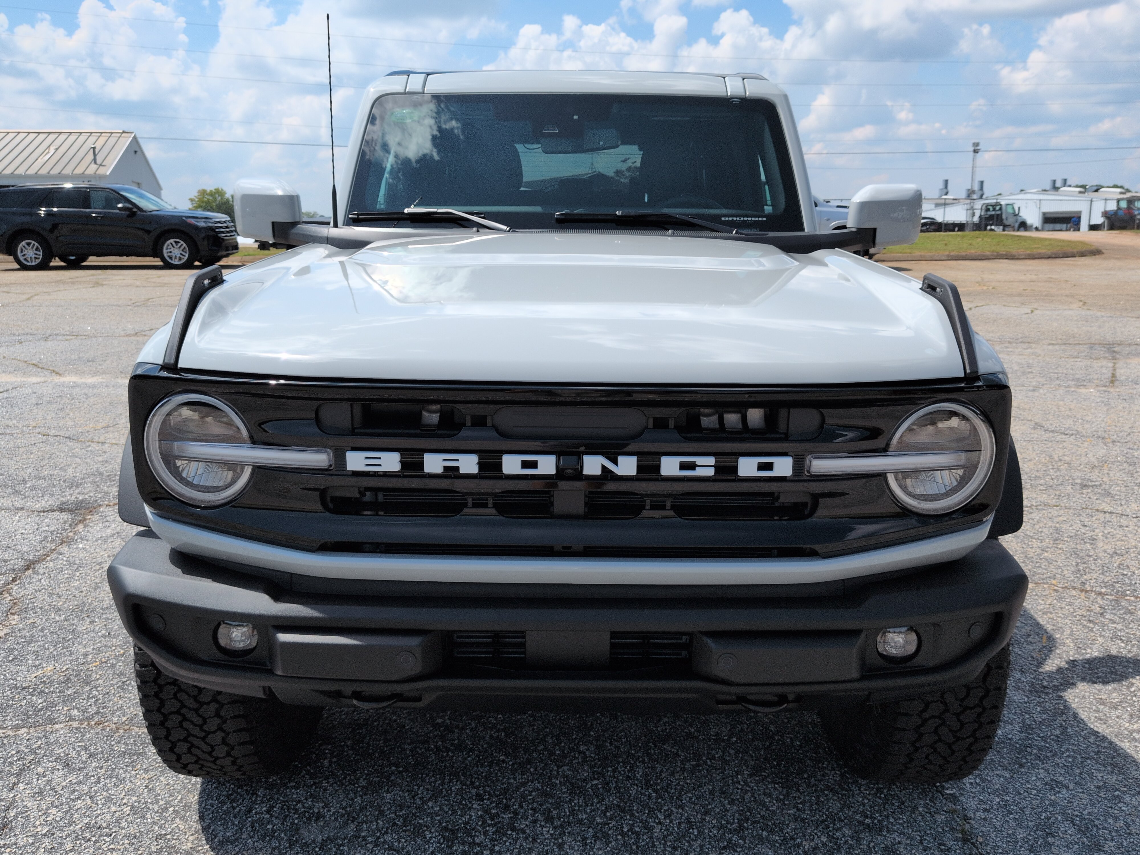 New 2026 Ford Bronco Outer Banks w/ Sasquatch Package AWD/4WD image 7
