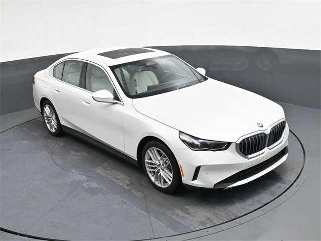 Used 2024 BMW 530i w/ Convenience Package image 16