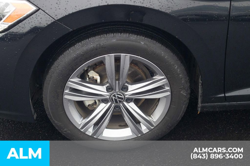 Used 2024 Volkswagen Jetta SE image 12