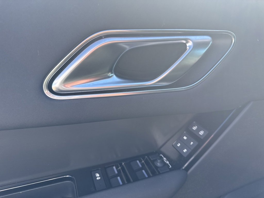 Used 2025 Land Rover Range Rover Velar Dynamic SE image 9