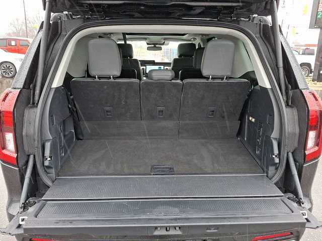 Used 2025 Ford Expedition Active image 22