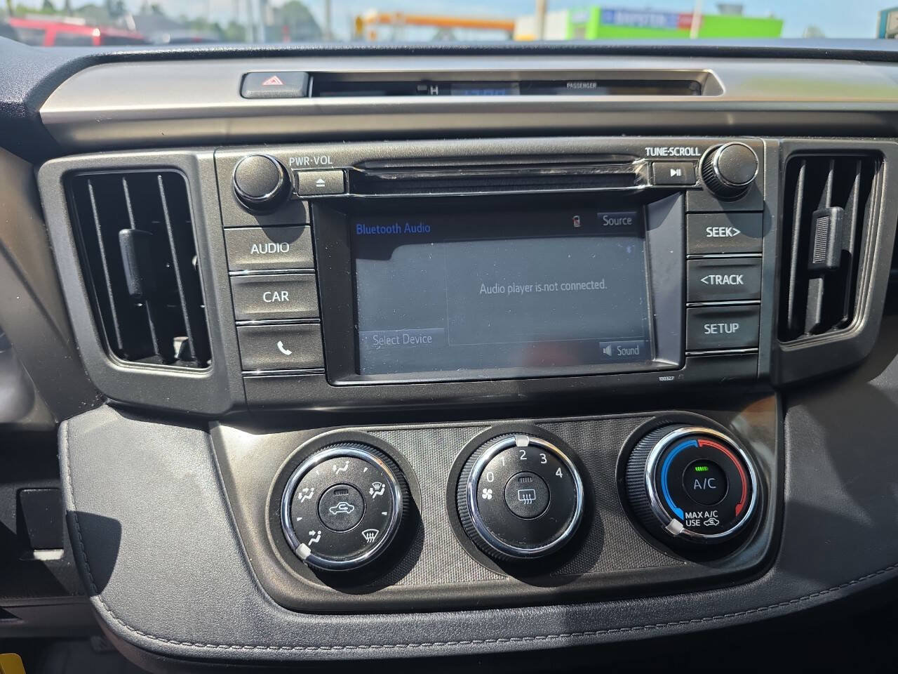 Used 2015 Toyota RAV4 LE AWD/4WD image 17