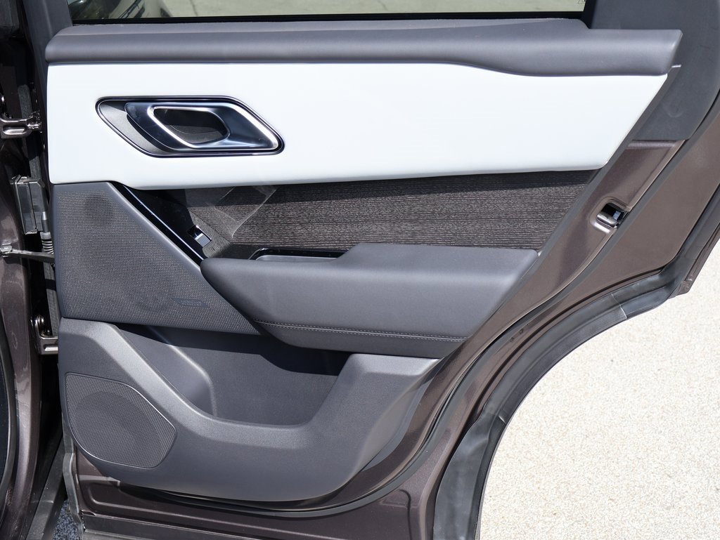 New 2026 Land Rover Range Rover Velar Dynamic SE image 15