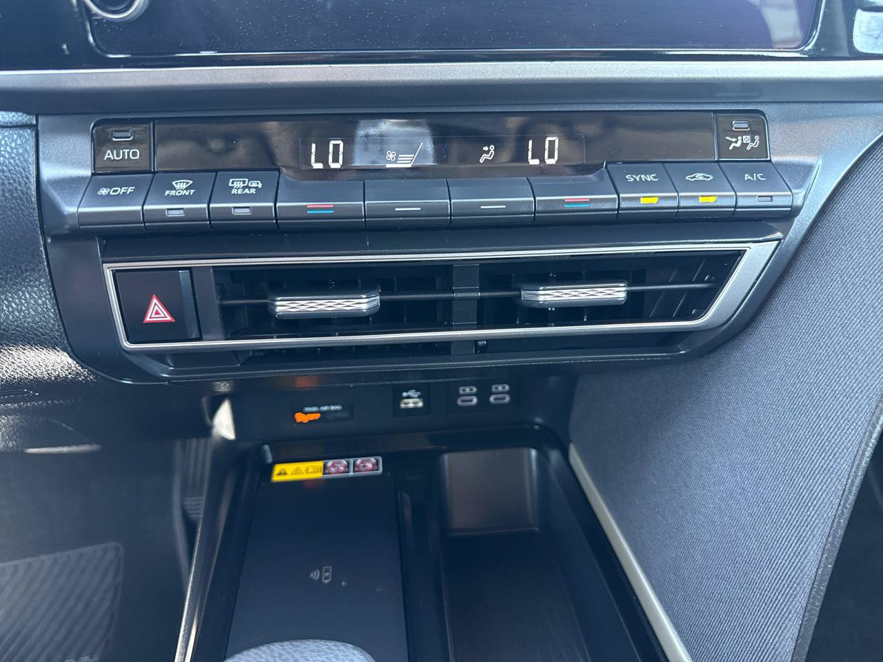Used 2025 Toyota Camry LE FWD image 19
