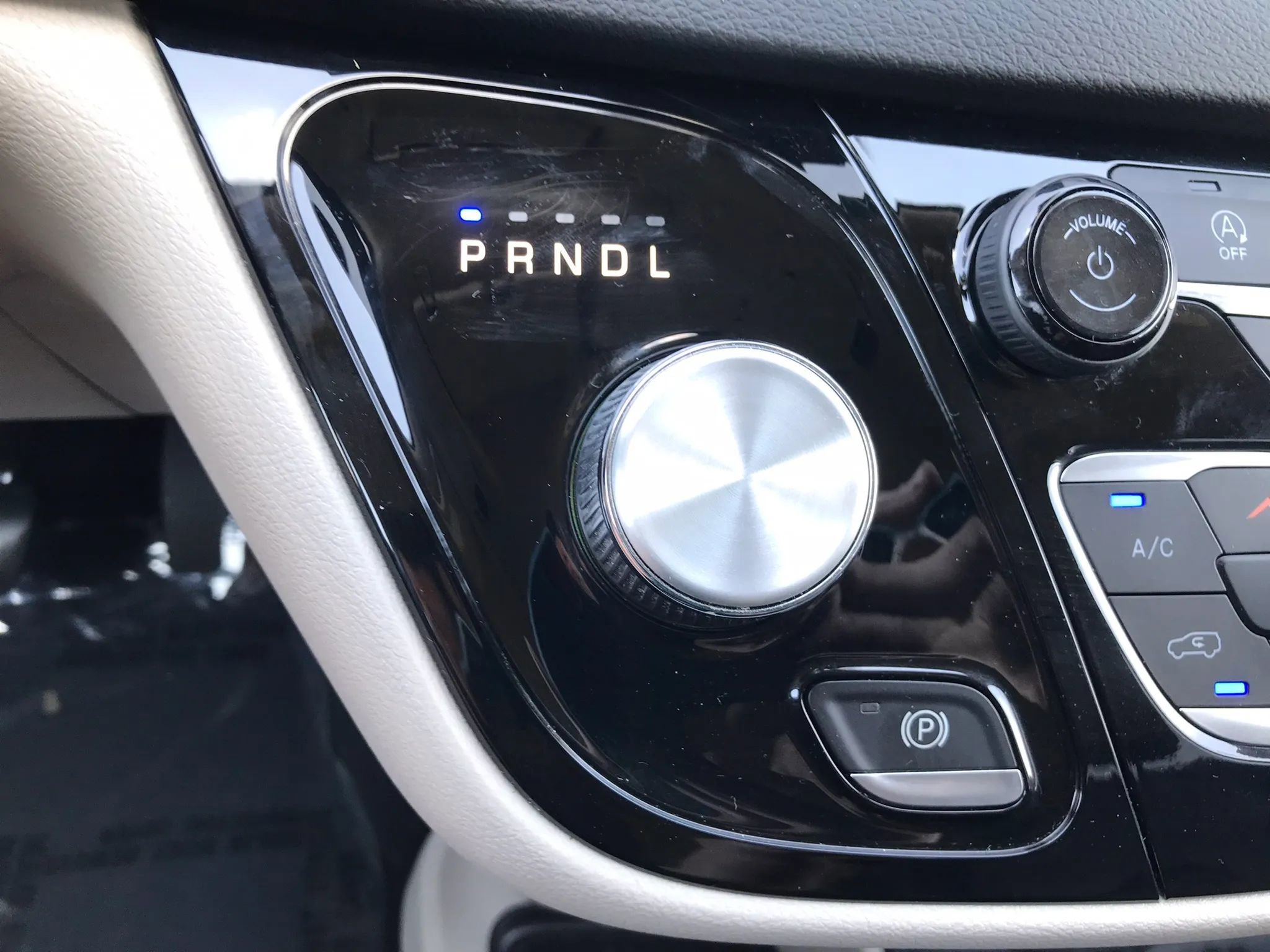 Used 2021 Chrysler Voyager Lxi FWD image 27