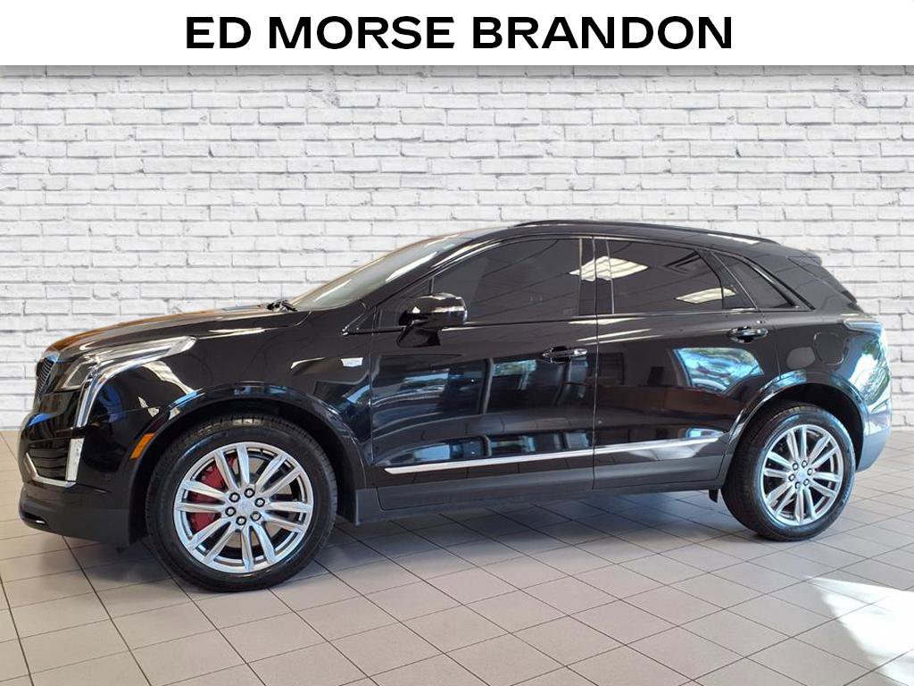 Certified 2023 Cadillac XT5 Sportv w/ Technology Package image 2