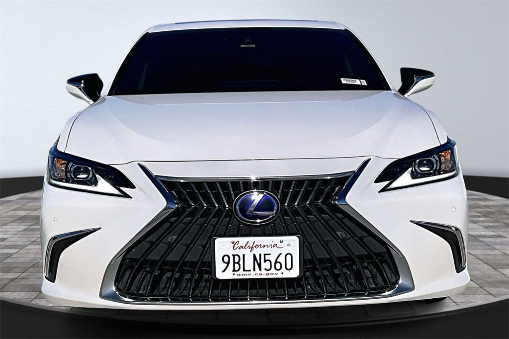 Used 2022 Lexus ES 300h w/ Premium Package image 4