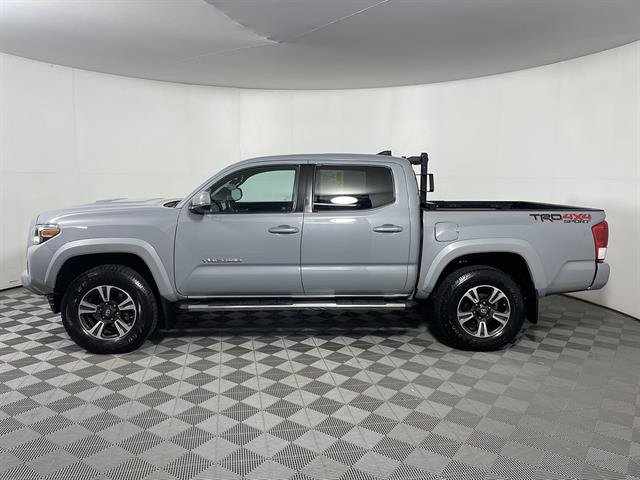 Used 2019 Toyota Tacoma TRD Sport w/ Technology Package AWD/4WD image 4
