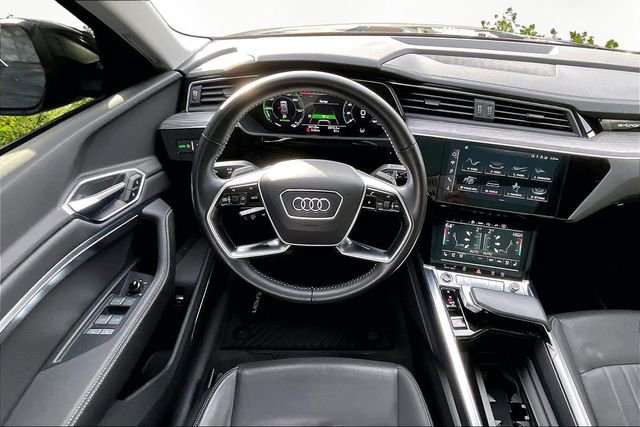 Used 2021 Audi e-tron Premium Plus w/ Premium Plus Package image 5