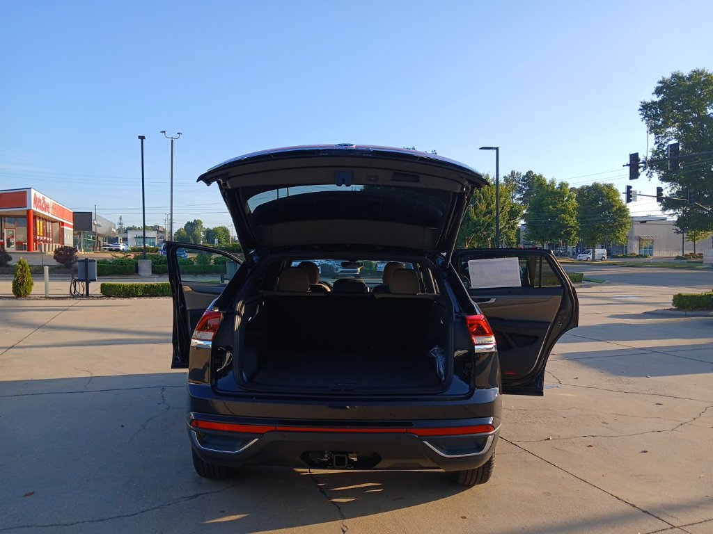 New 2026 Volkswagen Atlas Cross Sport SE FWD image 22