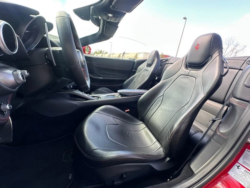 Used 2019 Ferrari Portofino RWD image 10