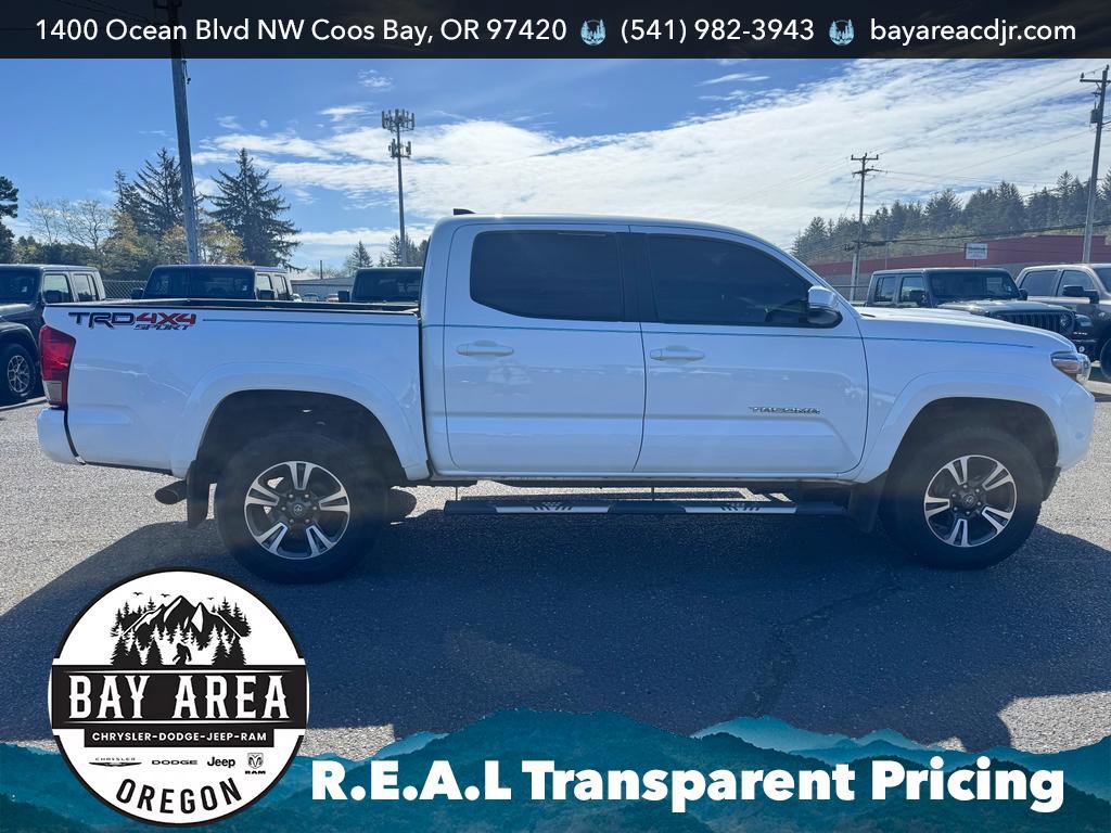 Used 2017 Toyota Tacoma 4x4 Double Cab image 4