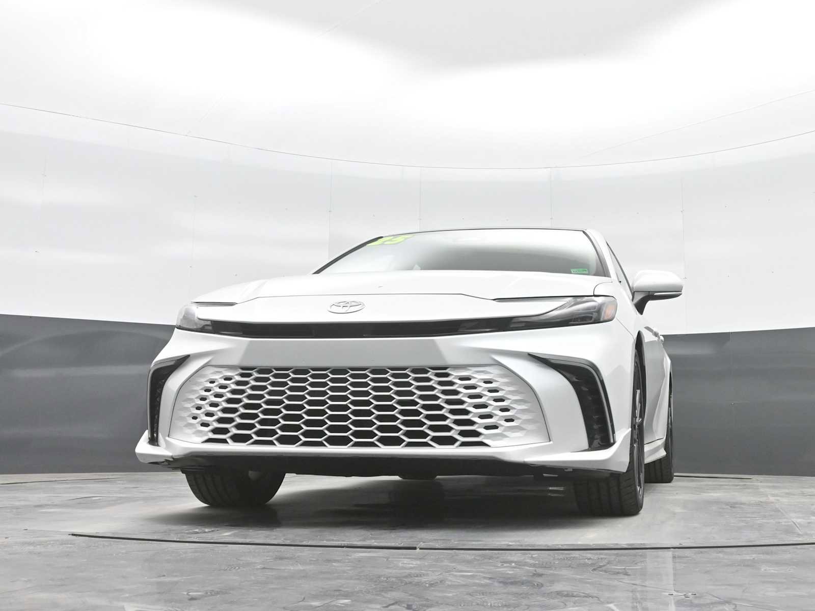 Used 2025 Toyota Camry XSE image 35