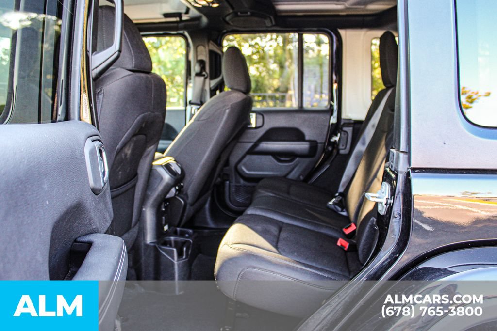 Used 2022 Jeep Wrangler Unlimited Sahara AWD/4WD image 16