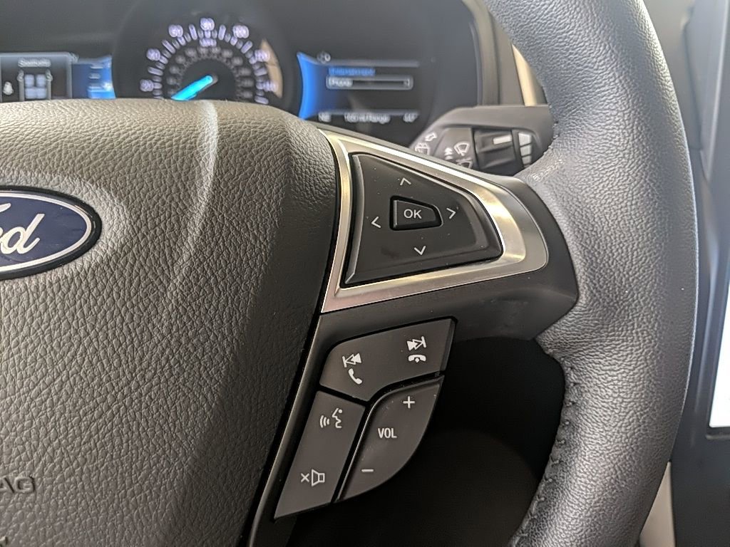Used 2023 Ford Edge SEL image 18