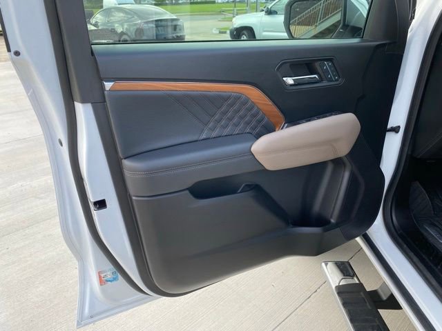 Used 2024 GMC Canyon Denali image 17