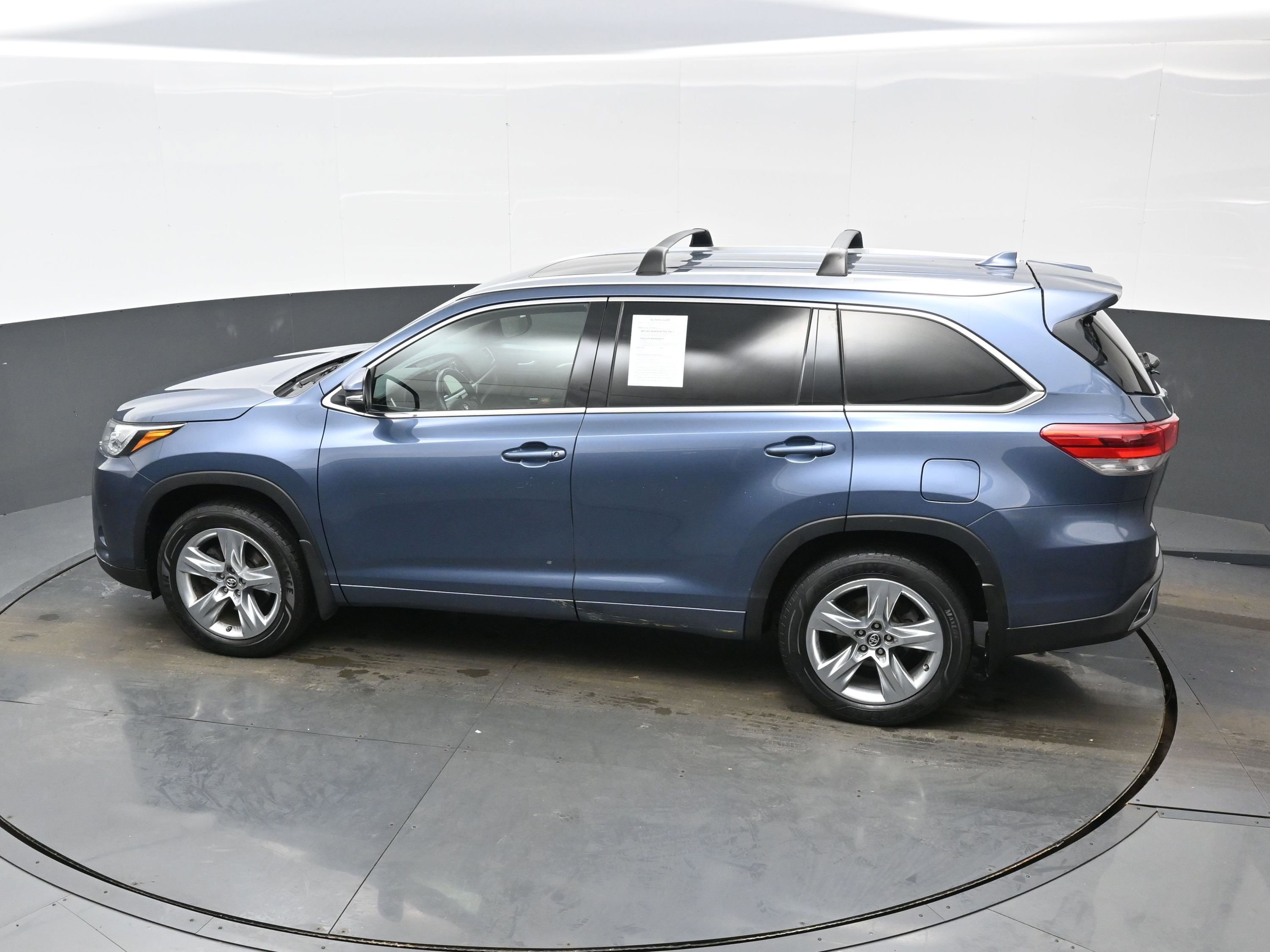 Used 2017 Toyota Highlander Limited image 37