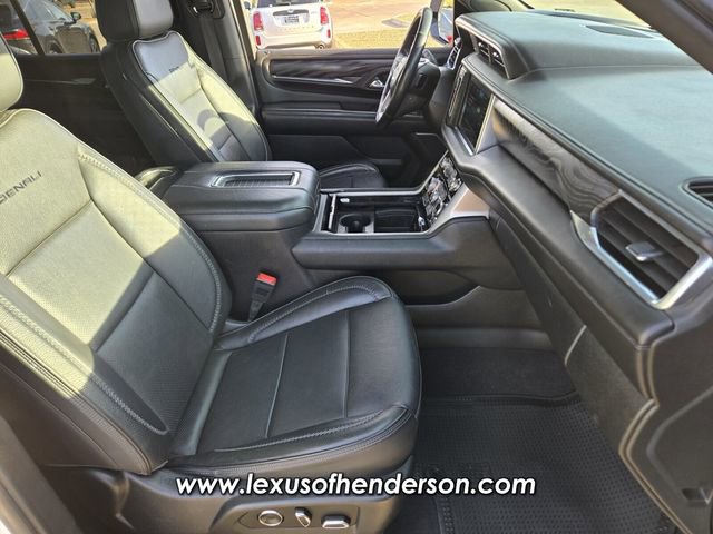 Used 2021 GMC Yukon Denali w/ Denali Premium Package image 18