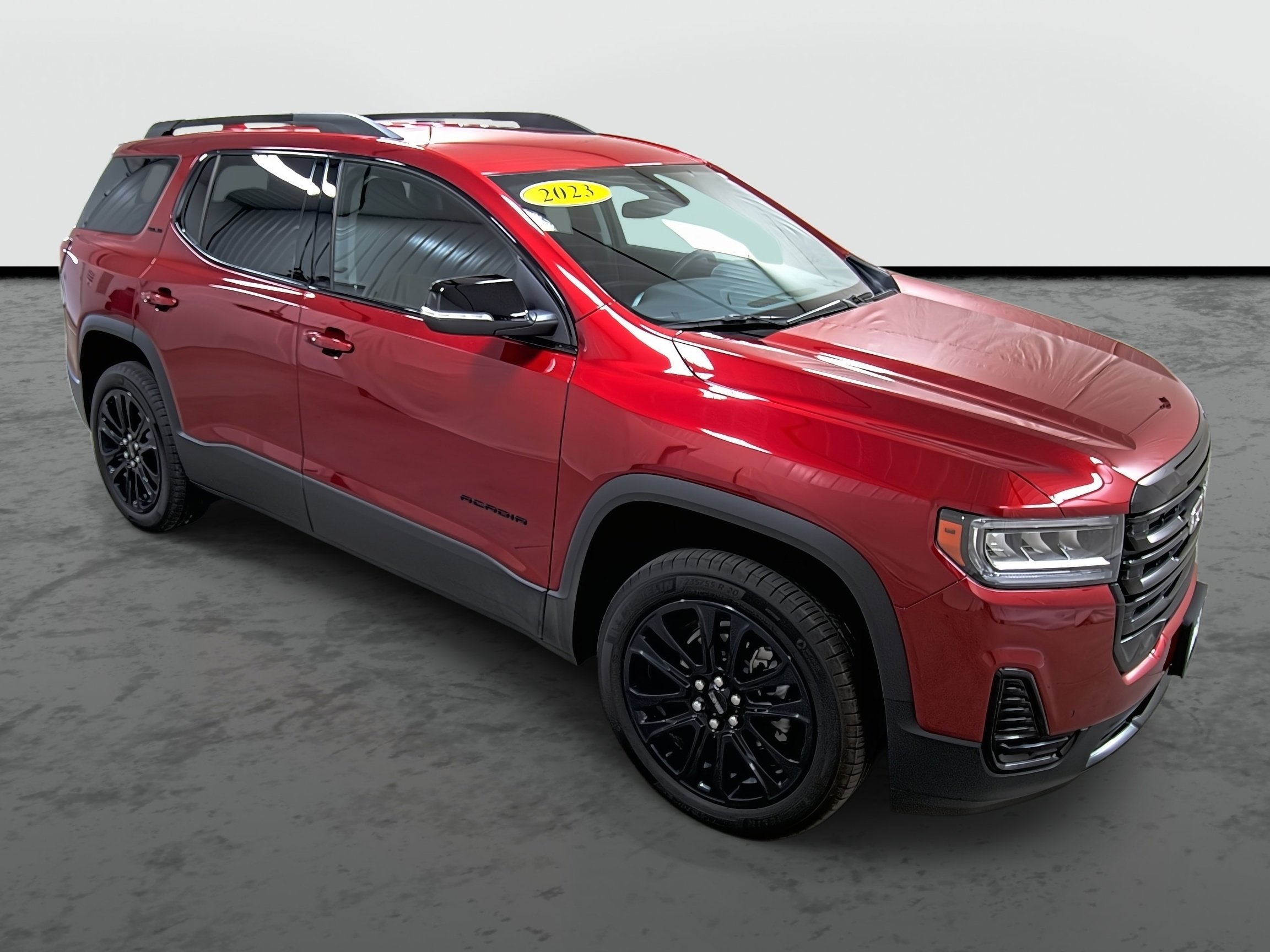 Used 2023 GMC Acadia SLE w/ Driver Convenience Package image 5