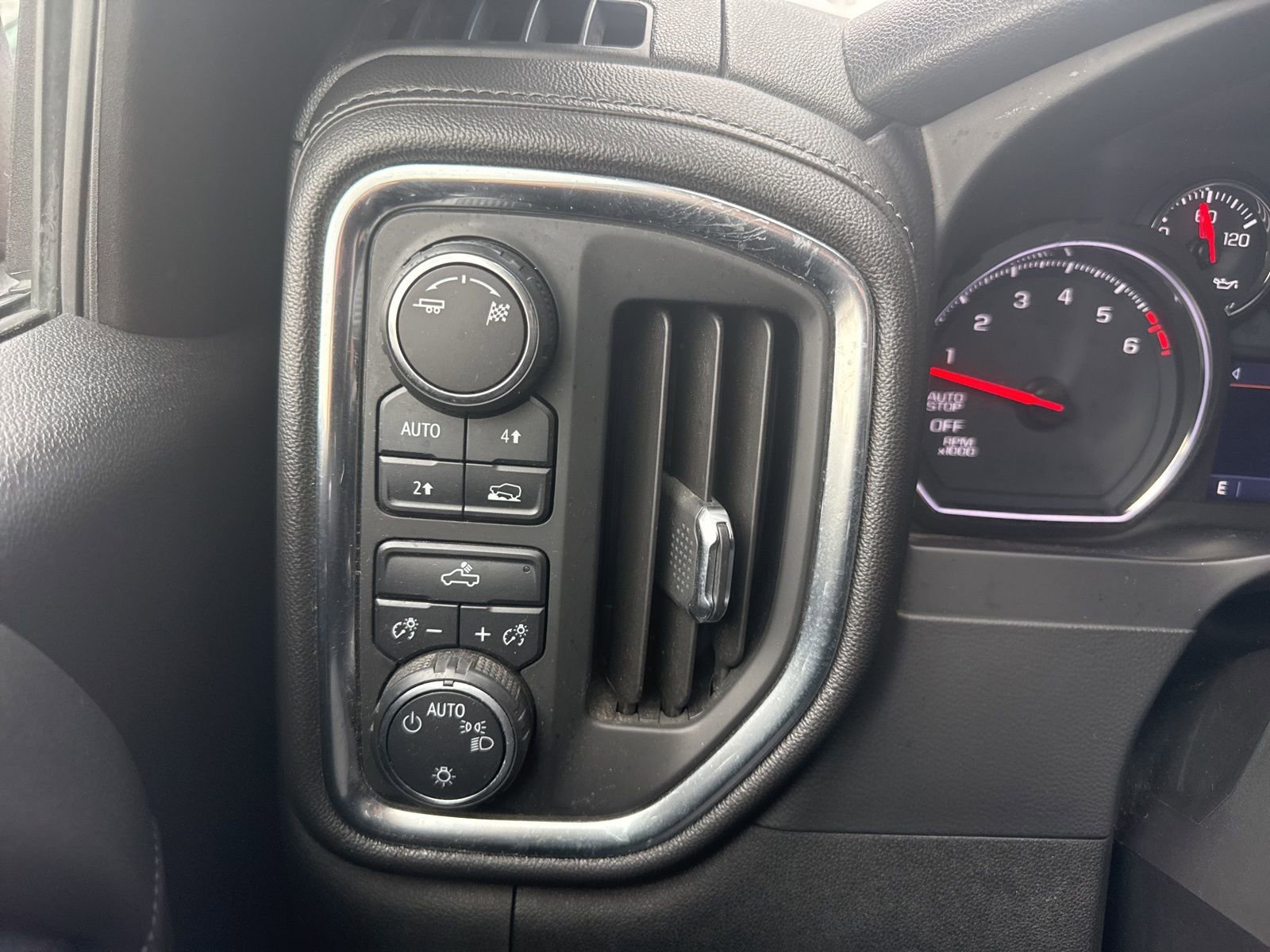 Used 2019 Chevrolet Silverado 1500 LT w/ All-Star Edition image 35