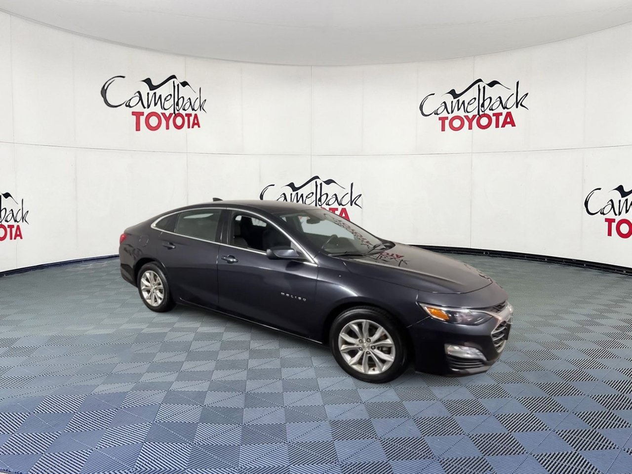 Used 2023 Chevrolet Malibu LT w/ Driver Confidence Package FWD image 2