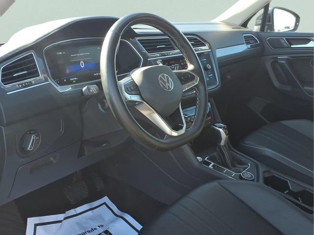 Used 2024 Volkswagen Tiguan SE AWD/4WD image 6