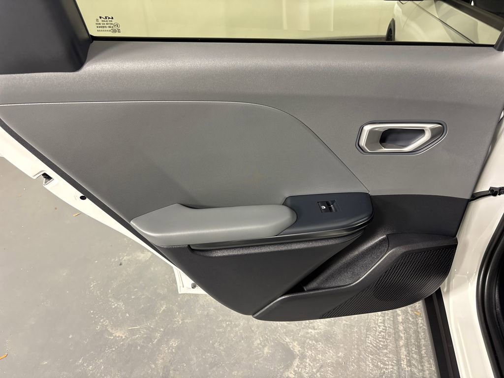 Certified 2025 Kia K4 FWD image 28
