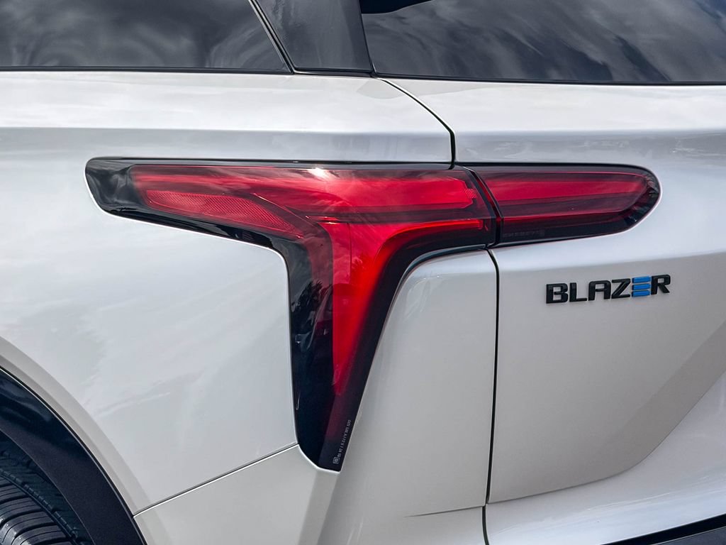 Used 2024 Chevrolet Blazer EV RS AWD/4WD image 8