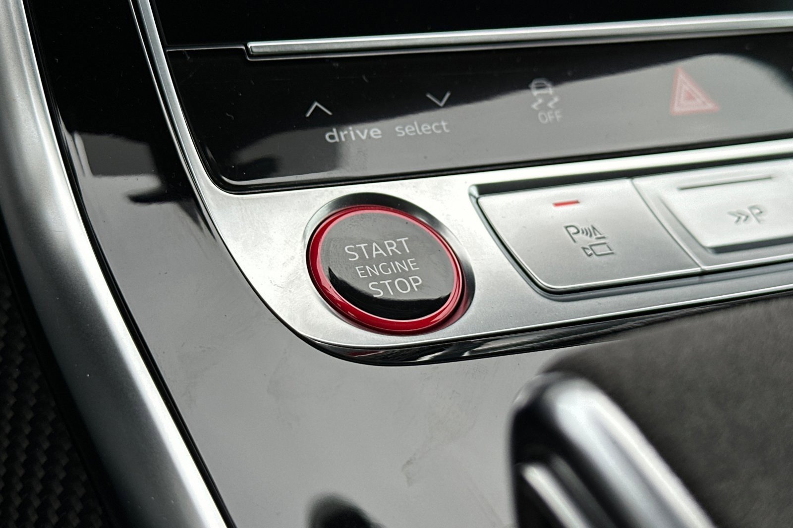 Used 2024 Audi RS Q8 AWD/4WD image 22