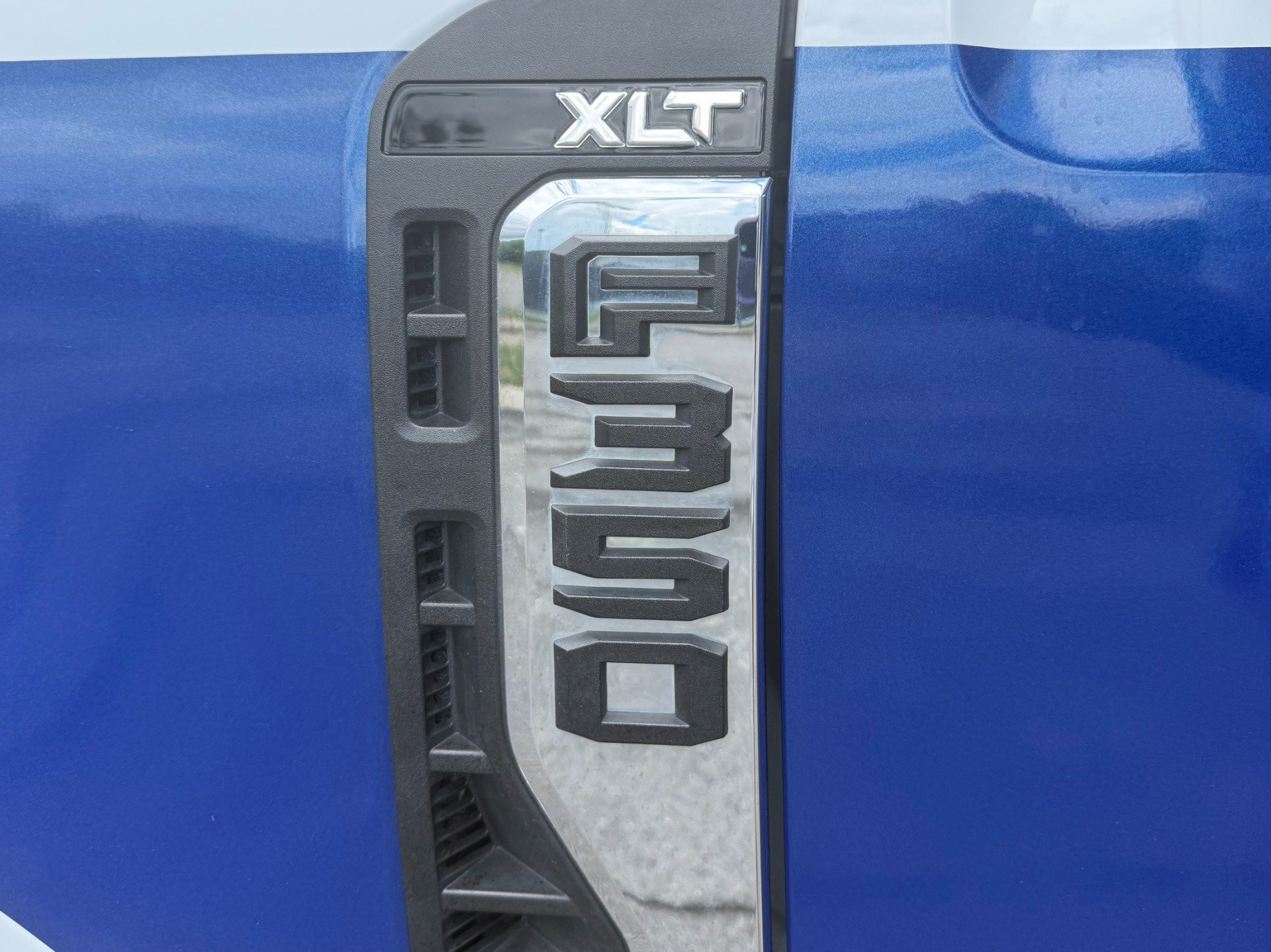 Used 2024 Ford F350 XLT w/ FX4 Off-Road Package AWD/4WD image 11