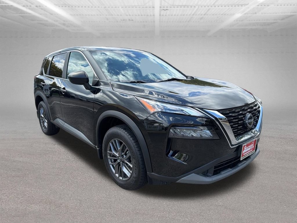 Used 2023 Nissan Rogue S AWD/4WD image 8