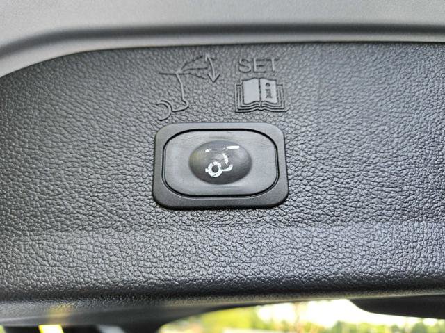 Used 2017 Ford Escape SE w/ Equipment Group 201A image 27