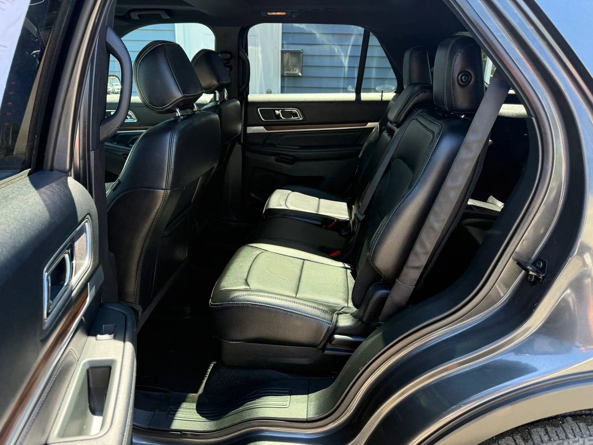 Used 2017 Ford Explorer Limited AWD/4WD image 34