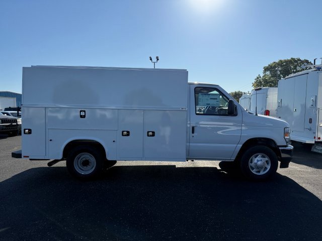 New 2026 Ford E-350 and Econoline 350 Super Duty w/ Power Equipment Group image 9
